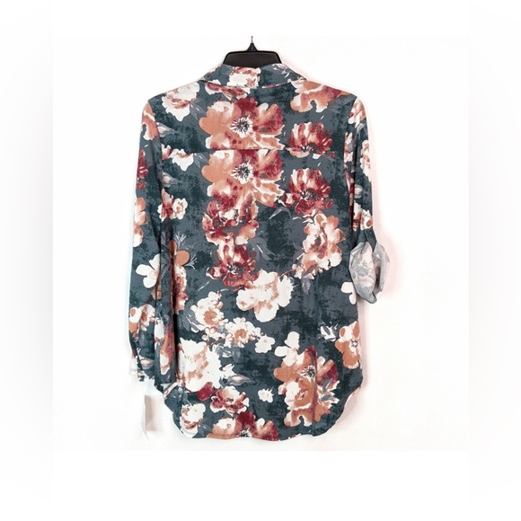 🔥LueLaRoe Button Down Long sleeve Blouse Size:XL Color: Green Floral stretchy! - Picture 3 of 7